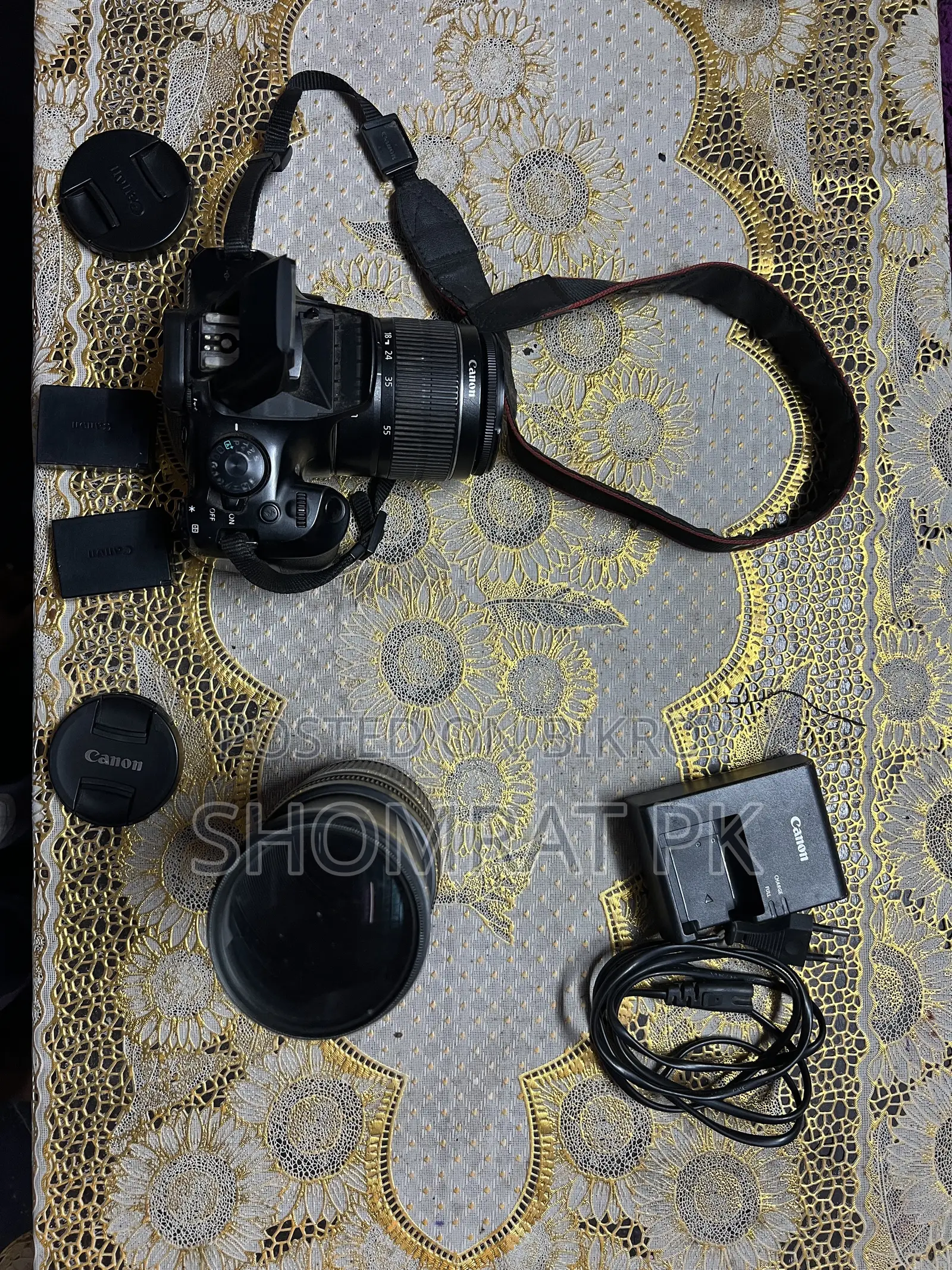 Canon 1300 D