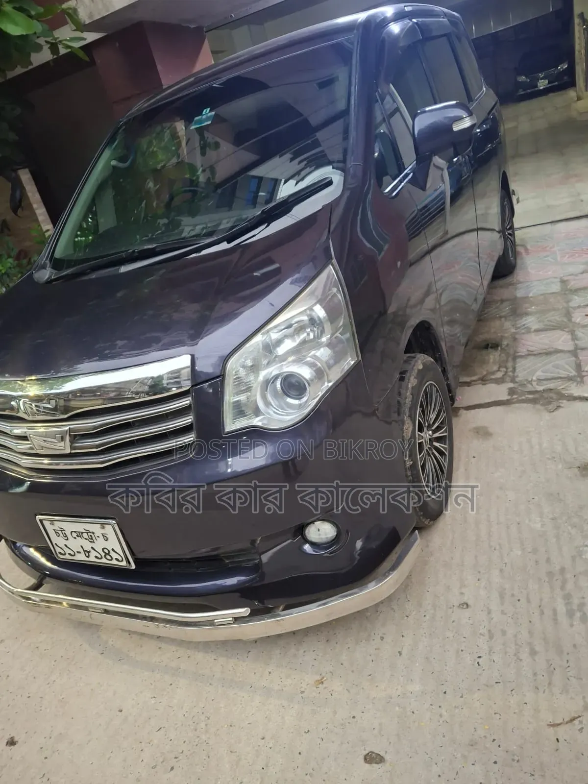 Toyota Noah 2013 Gray