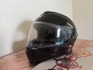 STUDDS Flip-Up Modular Helmet | Glossy Black | Very Good Condition