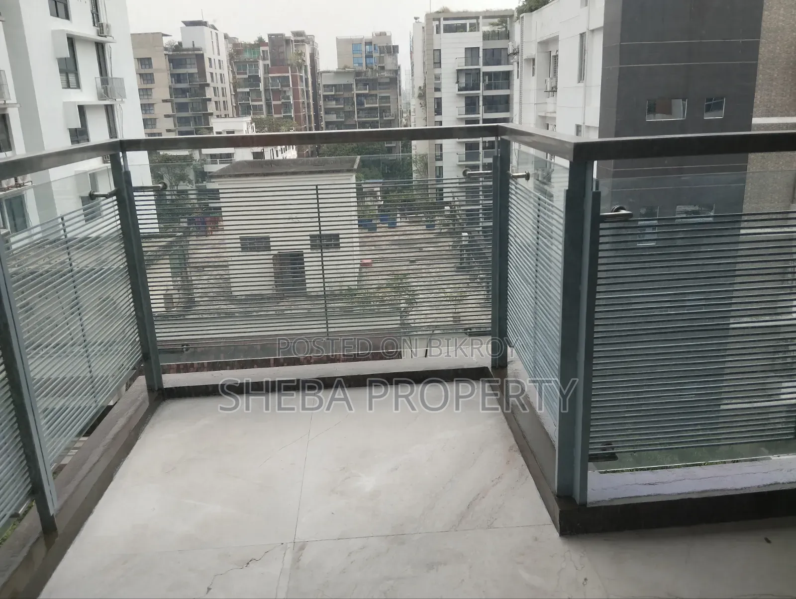 বারিধারায় ভাড়ার জন্য ফার্নিশড ৪-বেডরুম অ্যাপার্টমেন্ট