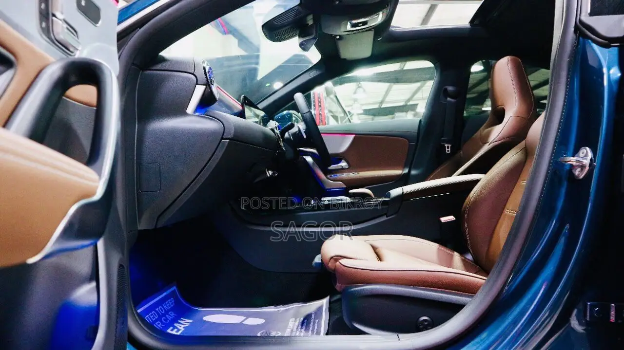 Mercedes-Benz CLA-Class CLA 200 Sedan 2021 Blue