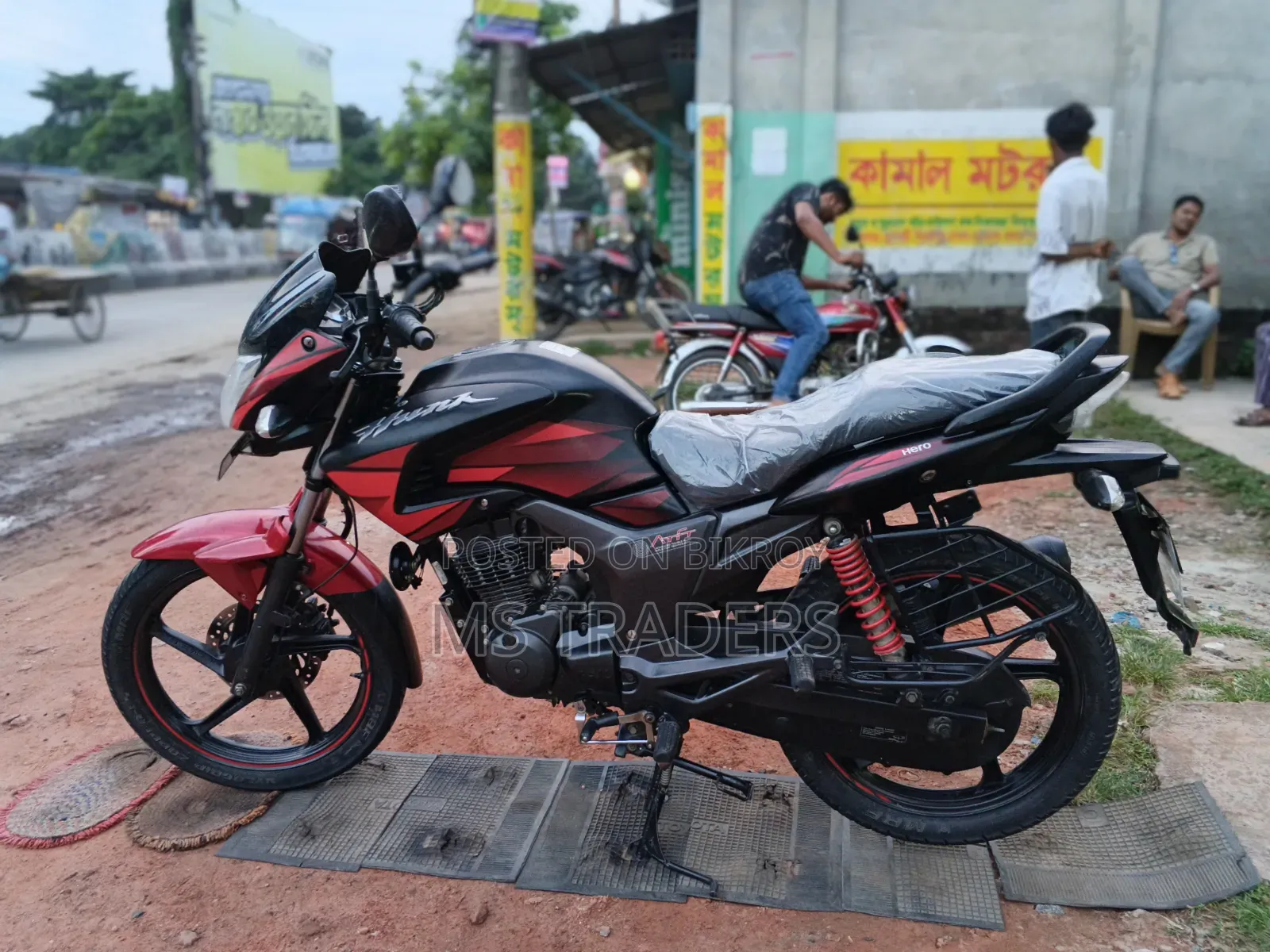 Hero Hunk 2023 Black