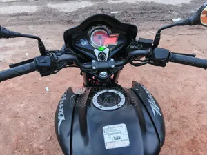 Hero Hunk 2023 Black