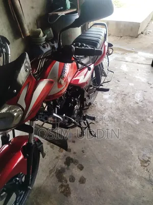 বাজাজ ডিসকভার ১১০ ২০২২ রেড