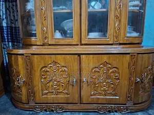 সেগুন কাঠের বড় শোকেস বিক্রয় হবে
