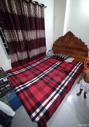 Mahogany Wooden Bed 5/7