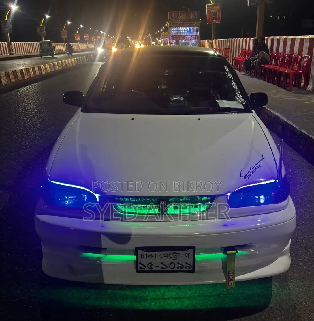 Toyota Corolla 1997 White