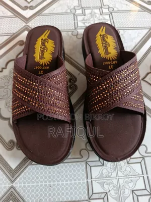 মেয়েদের স্টাইলিশ জুতা