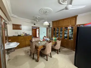 Furnished 4bdrm Apartment in Dhanmondi Corner 1 for Sale