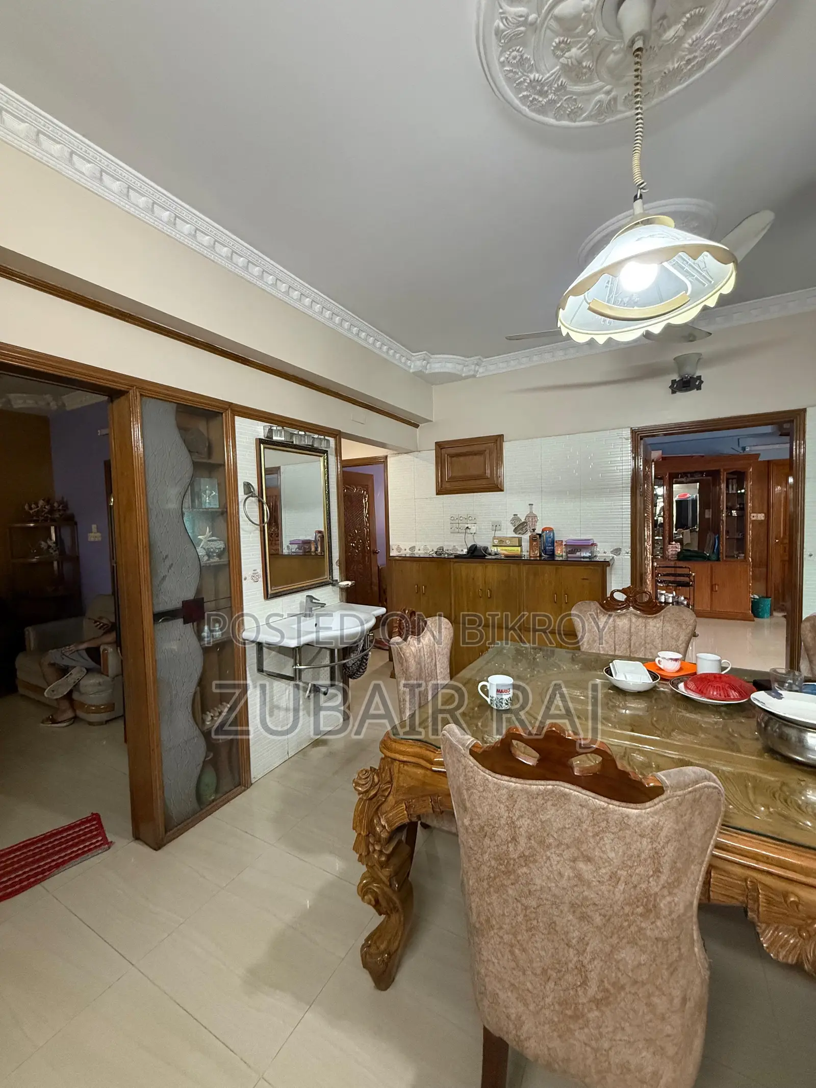 Furnished 4bdrm Apartment in Dhanmondi Corner 1 for Sale