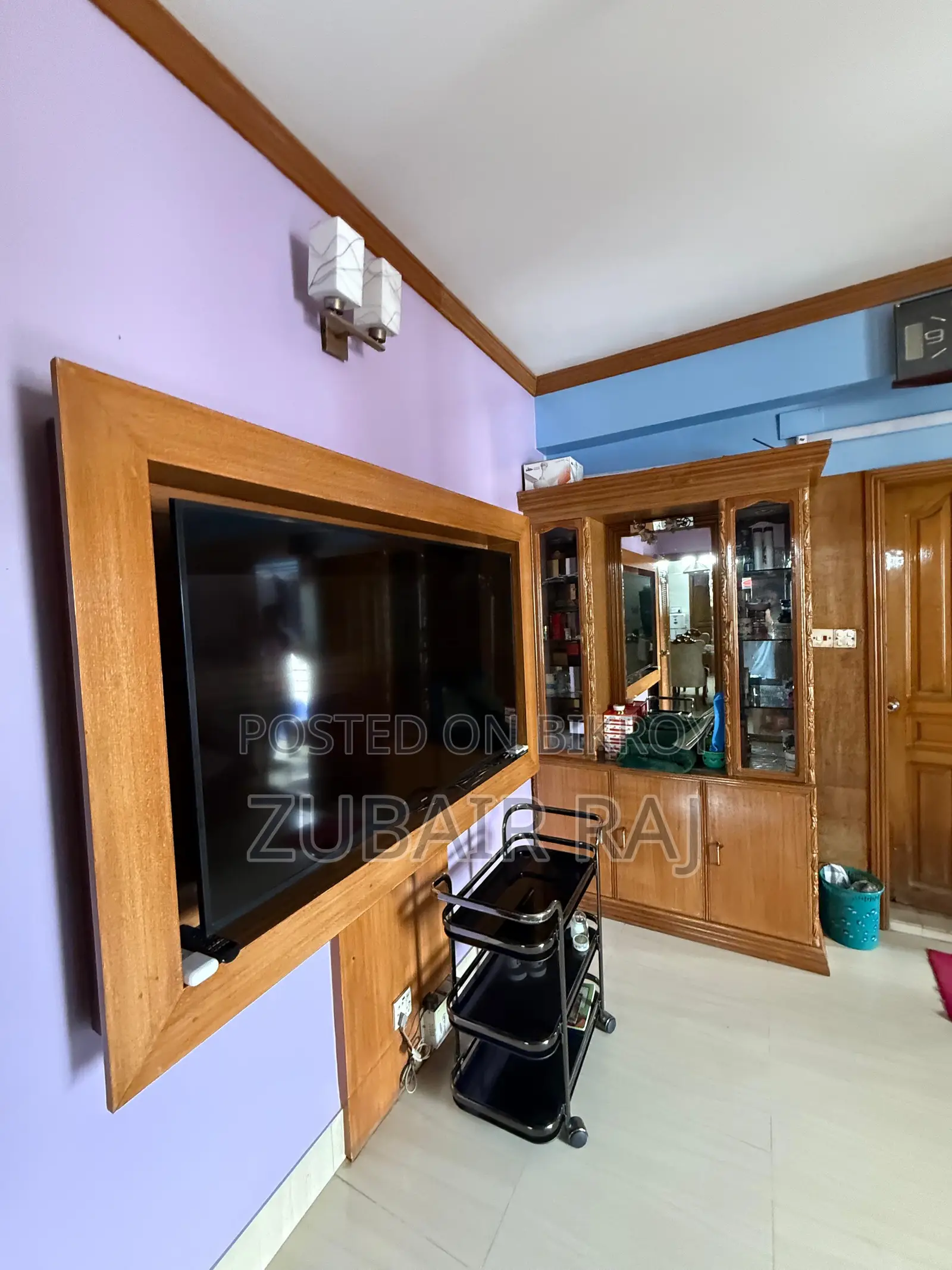 Furnished 4bdrm Apartment in Dhanmondi Corner 1 for Sale