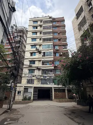 Furnished 4bdrm Apartment in Dhanmondi Corner 1 for Sale
