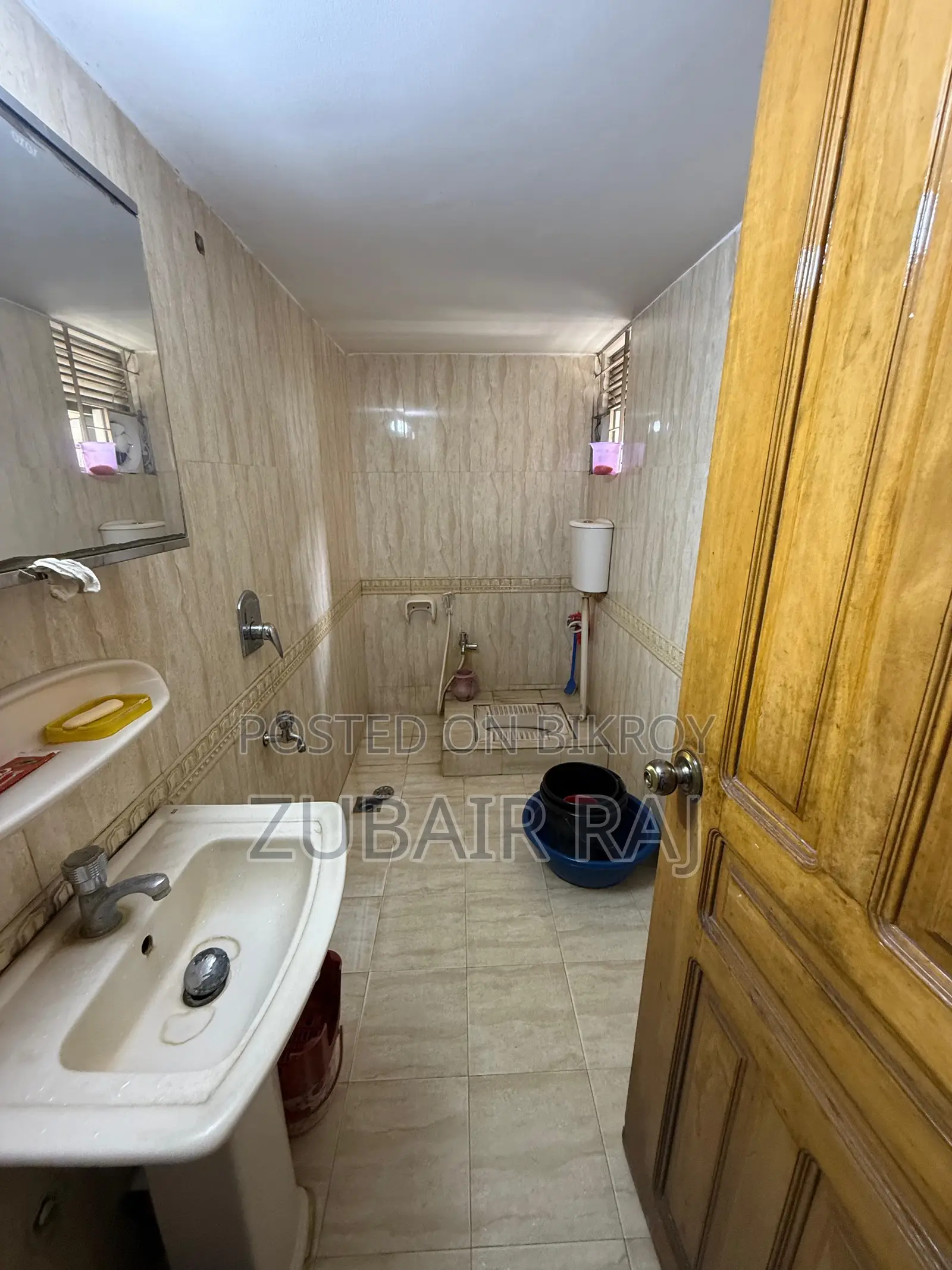 Furnished 4bdrm Apartment in Dhanmondi Corner 1 for Sale