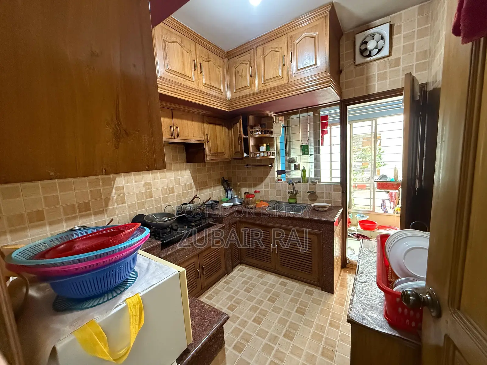 Furnished 4bdrm Apartment in Dhanmondi Corner 1 for Sale