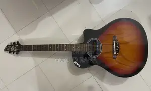 Yemeha Cm2 Acoustic Guitef