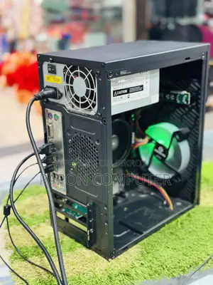 Desktop Computer 8GB AMD Ryzen 5 SSD 128GB