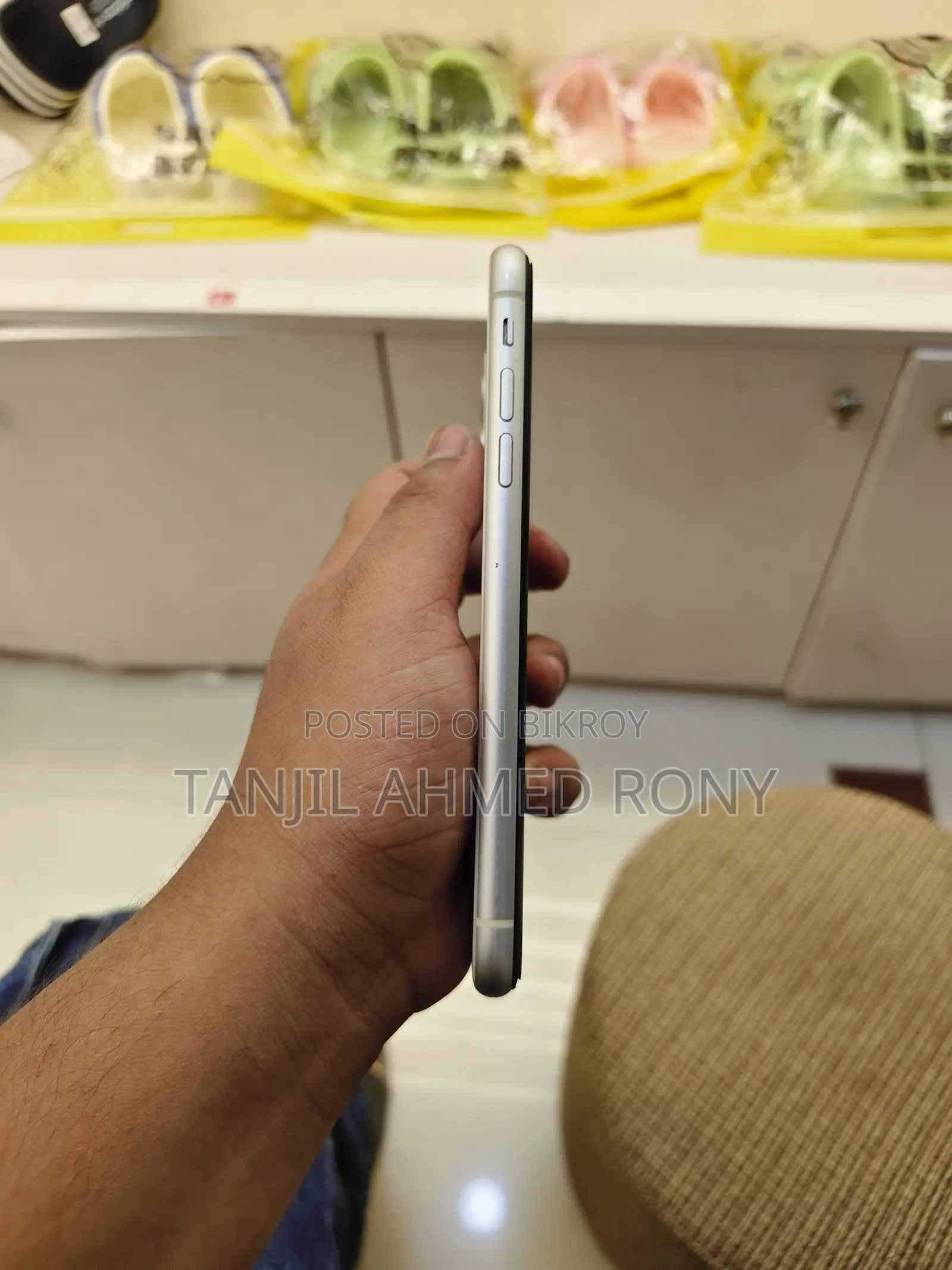 অ্যাপল আইফোন ১১ ৬৪ জিবি সাদা