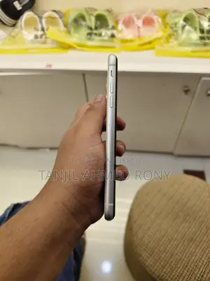 অ্যাপল আইফোন ১১ ৬৪ জিবি সাদা