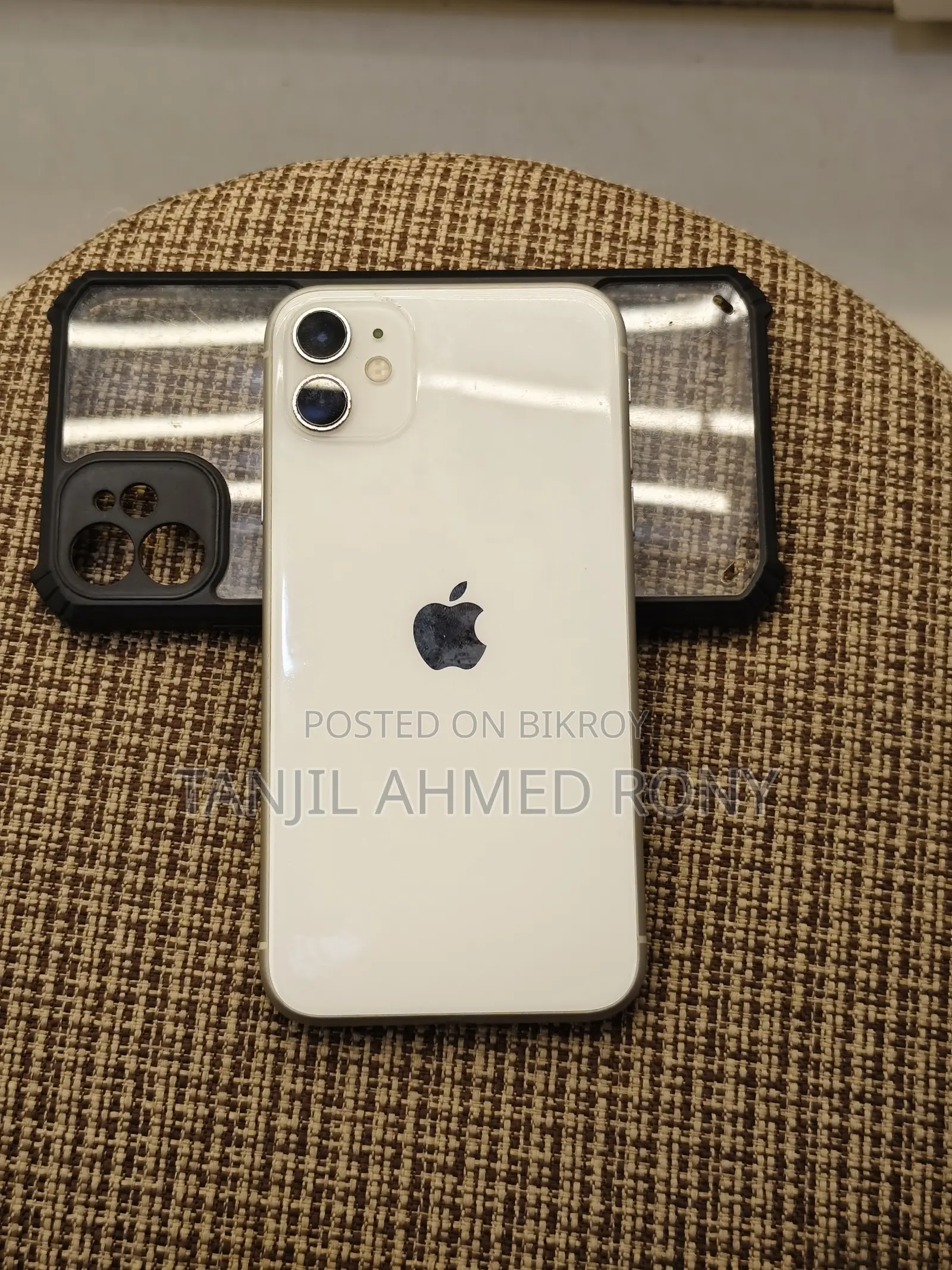 অ্যাপল আইফোন ১১ ৬৪ জিবি সাদা