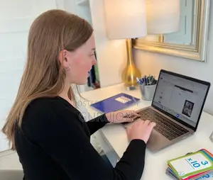 Online Igcse_edexcel/Cambridge_female Tutor_o/a Level