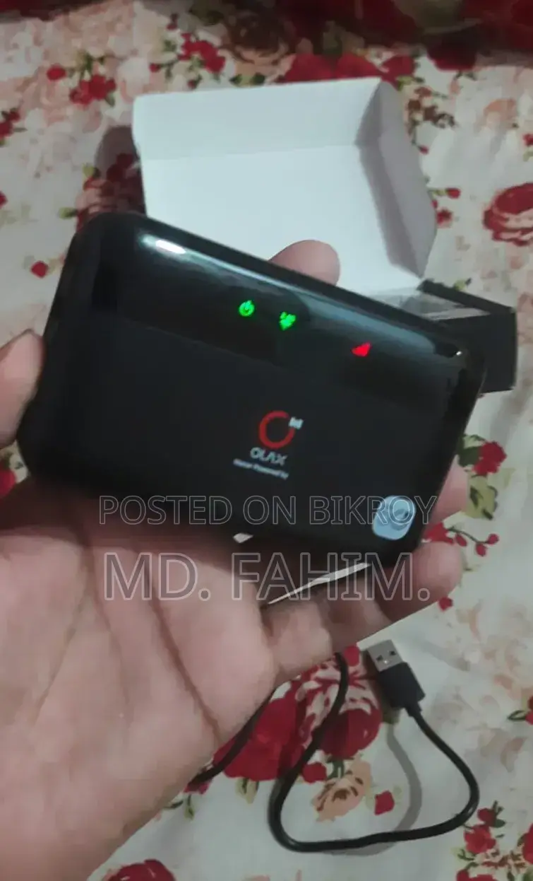 OLAX M100 4G Dual Band WiFi 6 Pocket Router With 10000 Mah Battery