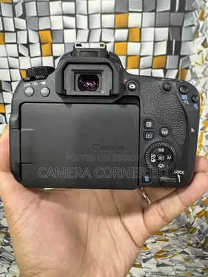 Canon 77D Only Body