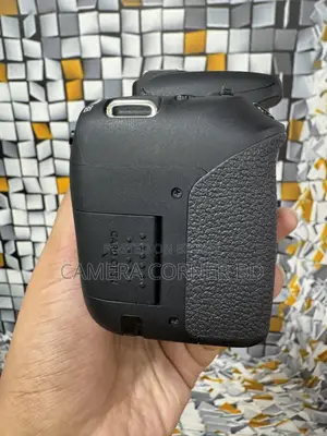 Canon 77D Only Body