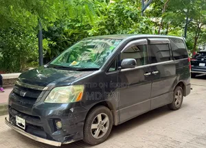 Toyota Noah 2004 Black