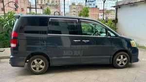 Toyota Noah 2004 Black