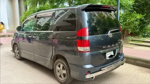 Toyota Noah 2004 Black