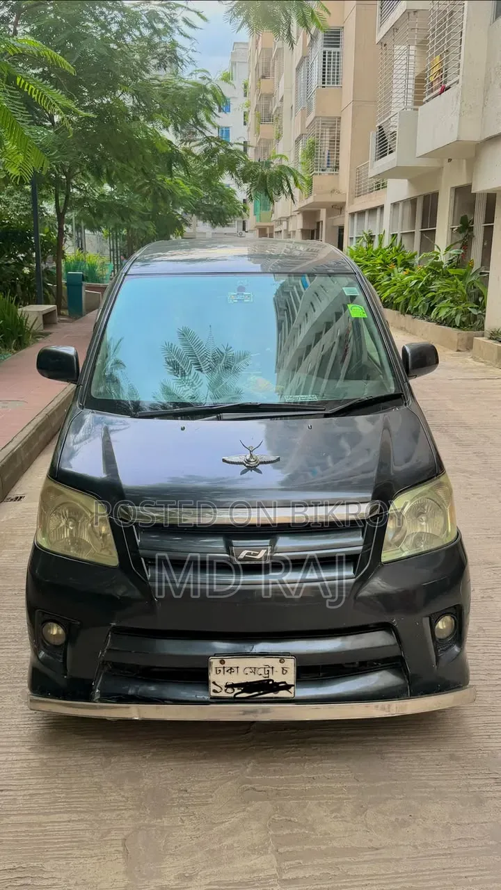 Toyota Noah 2004 Black