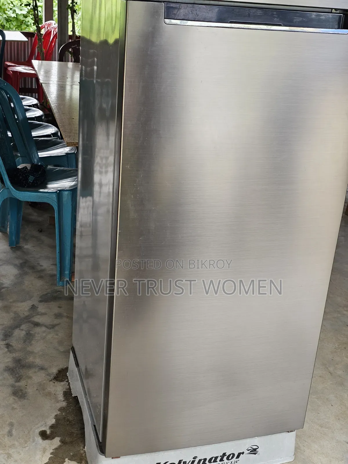 Kelvinator 320 Litter Fridge