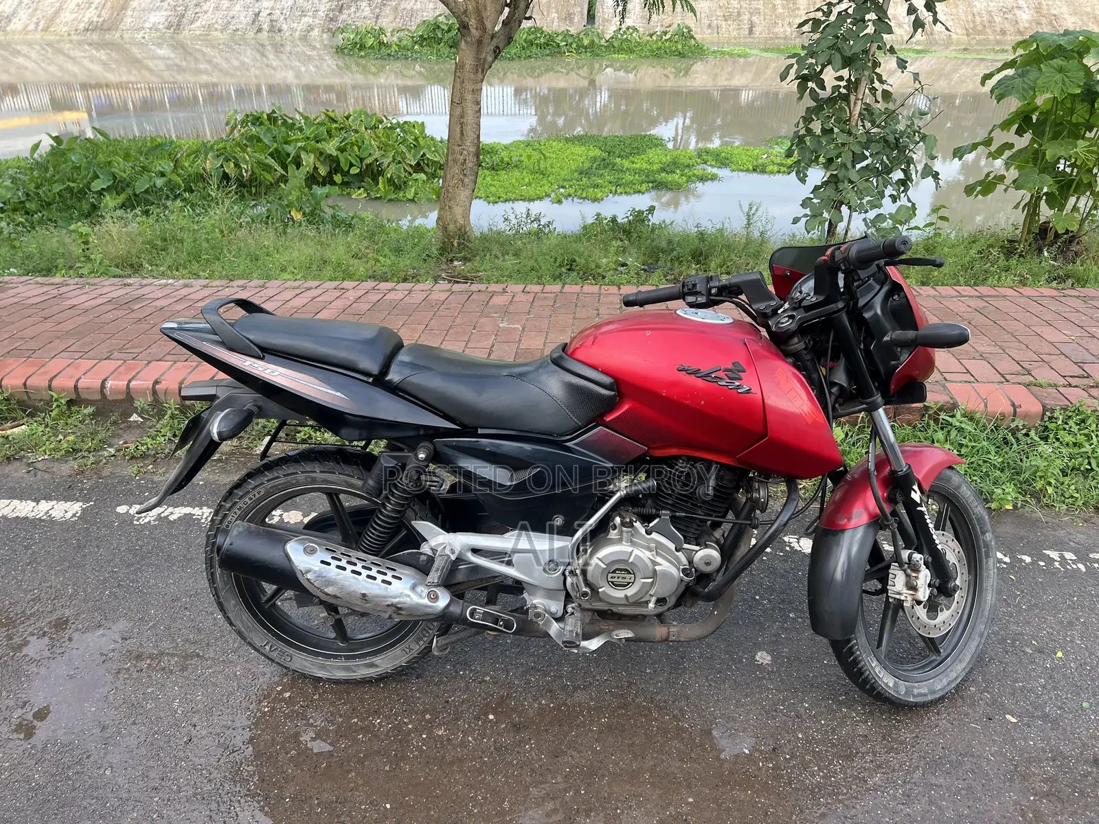 Bajaj Pulsar 150 2016 Red