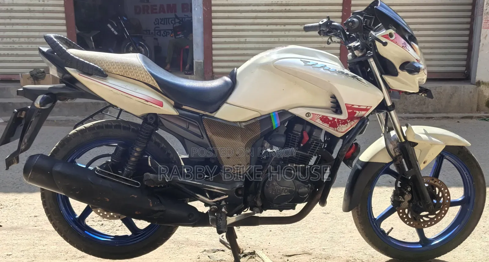 হিরো হাংক ২০১৮ সাদা