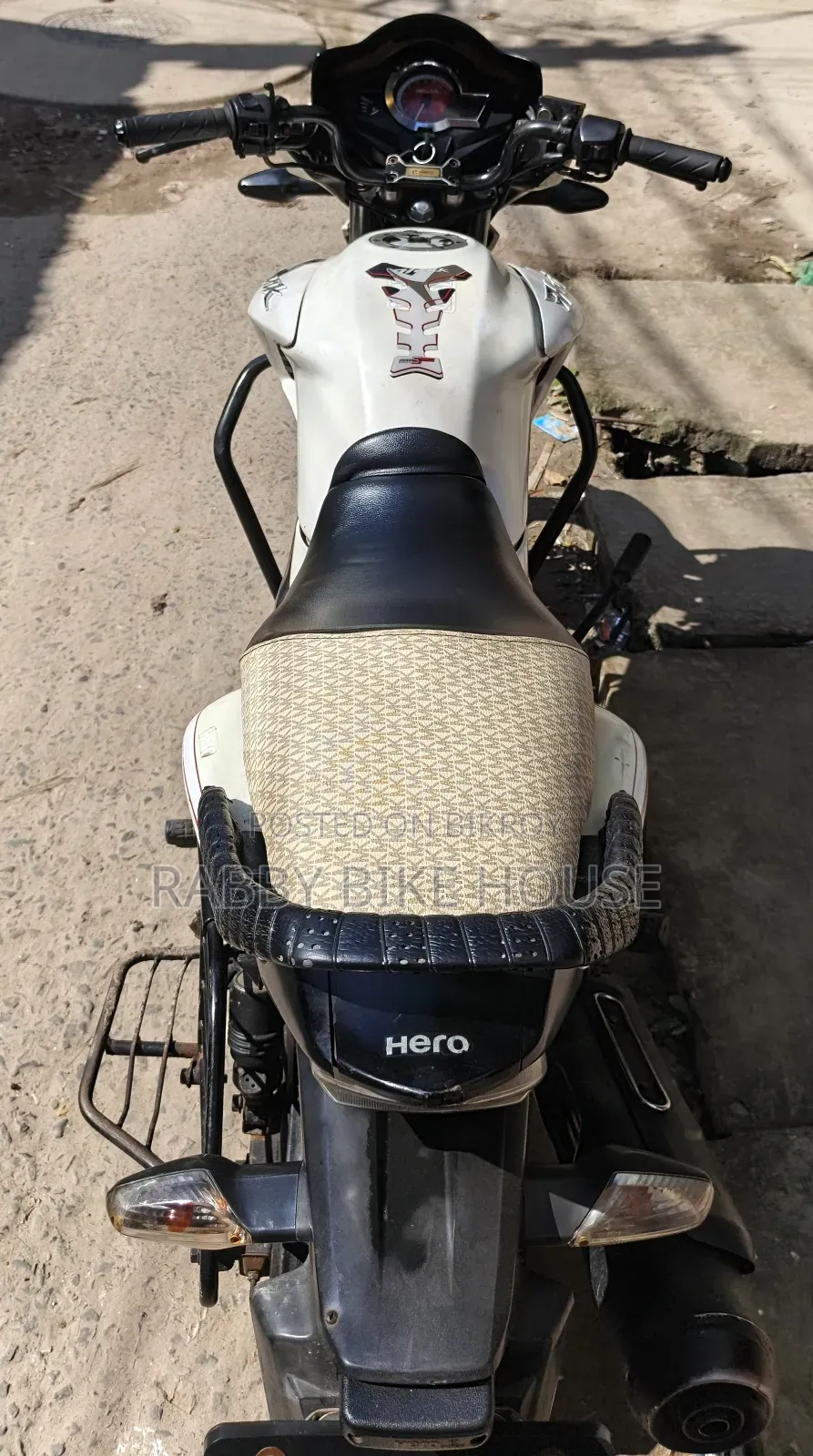 হিরো হাংক ২০১৮ সাদা