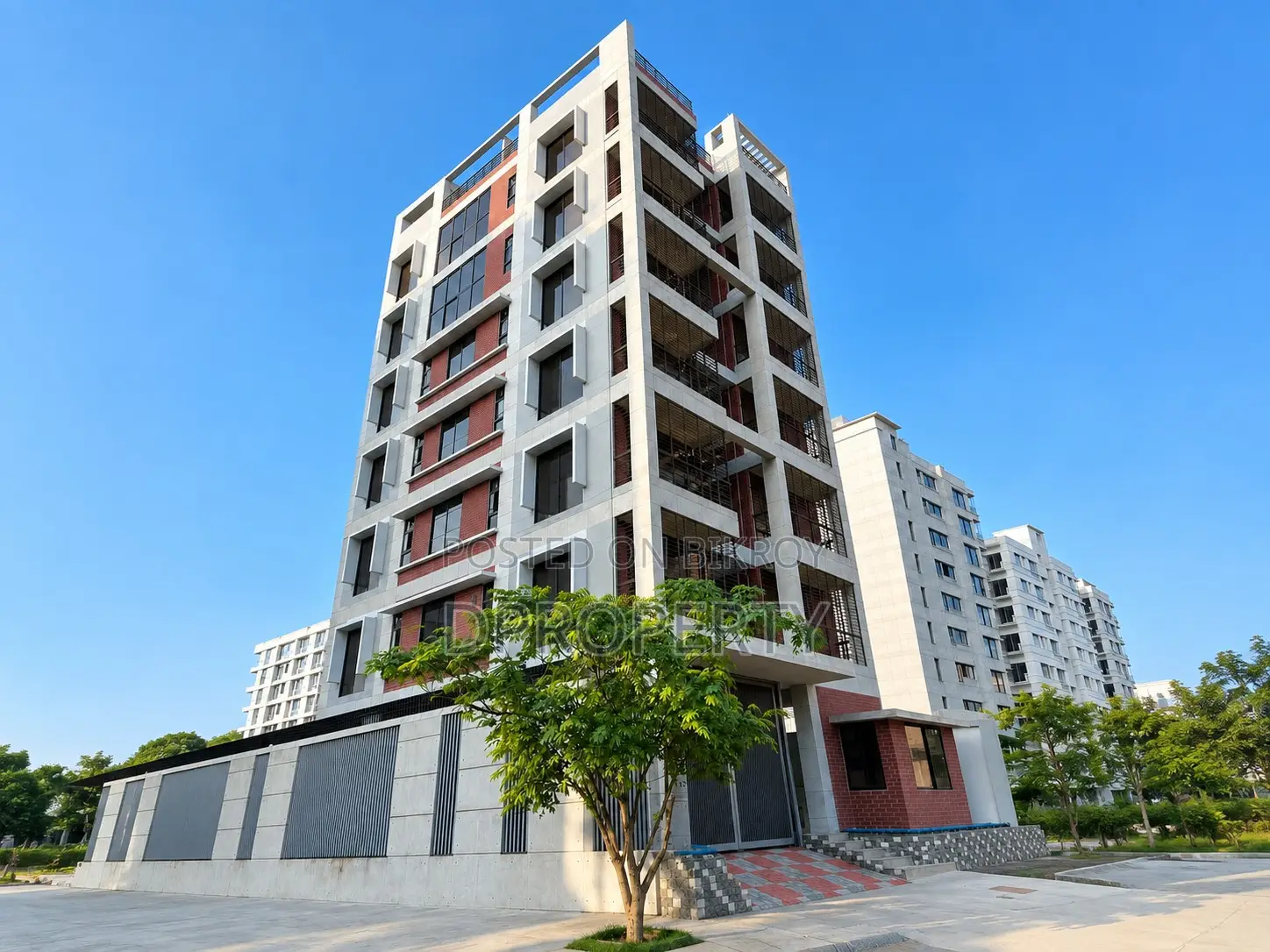 বসুন্ধরায় ১৮ বেডরুমের বাড়ি বিক্রয়ের জন্য