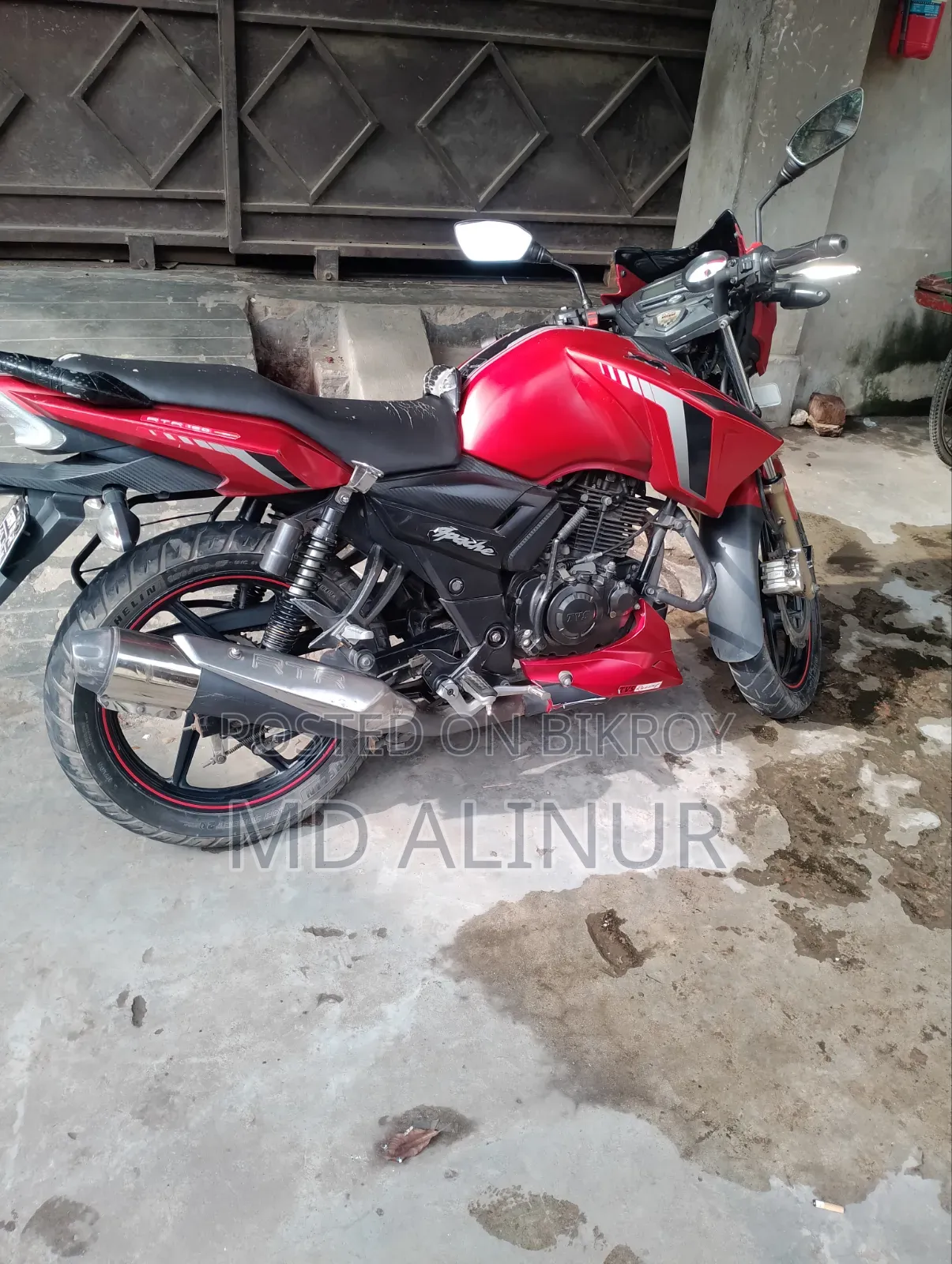 TVS Apache RTR 160 2V 2023 Red