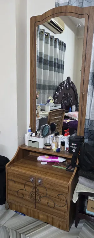 Used Otobi Dressing Table