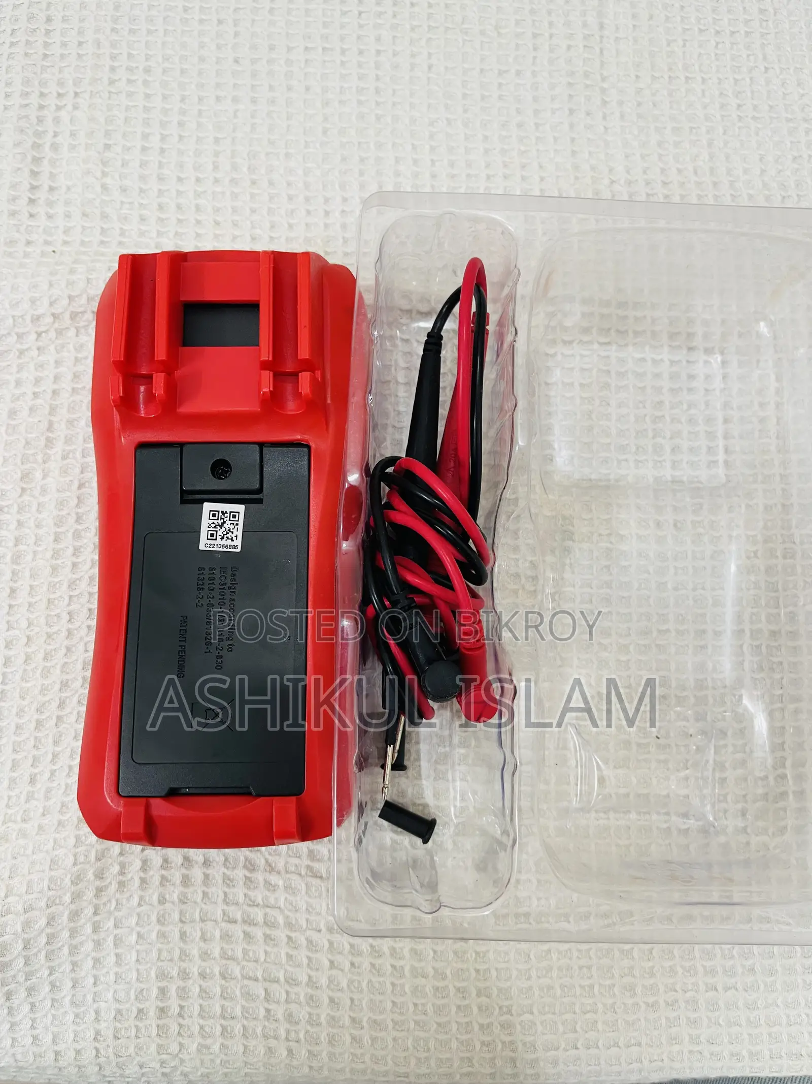 UNI-T UT890D+ Digital Multimeter (Like New)