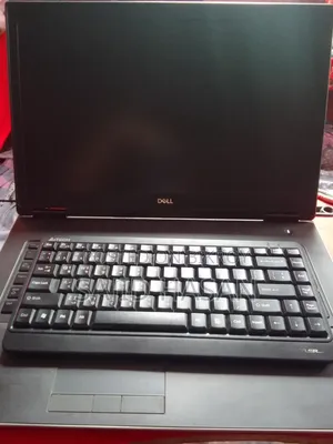 Laptop Dell Precision 7740 16GB Intel Xeon SSD 256GB