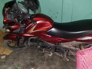 বাজাজ ডিসকভার ১৫০এফ ২০১৬ রেড