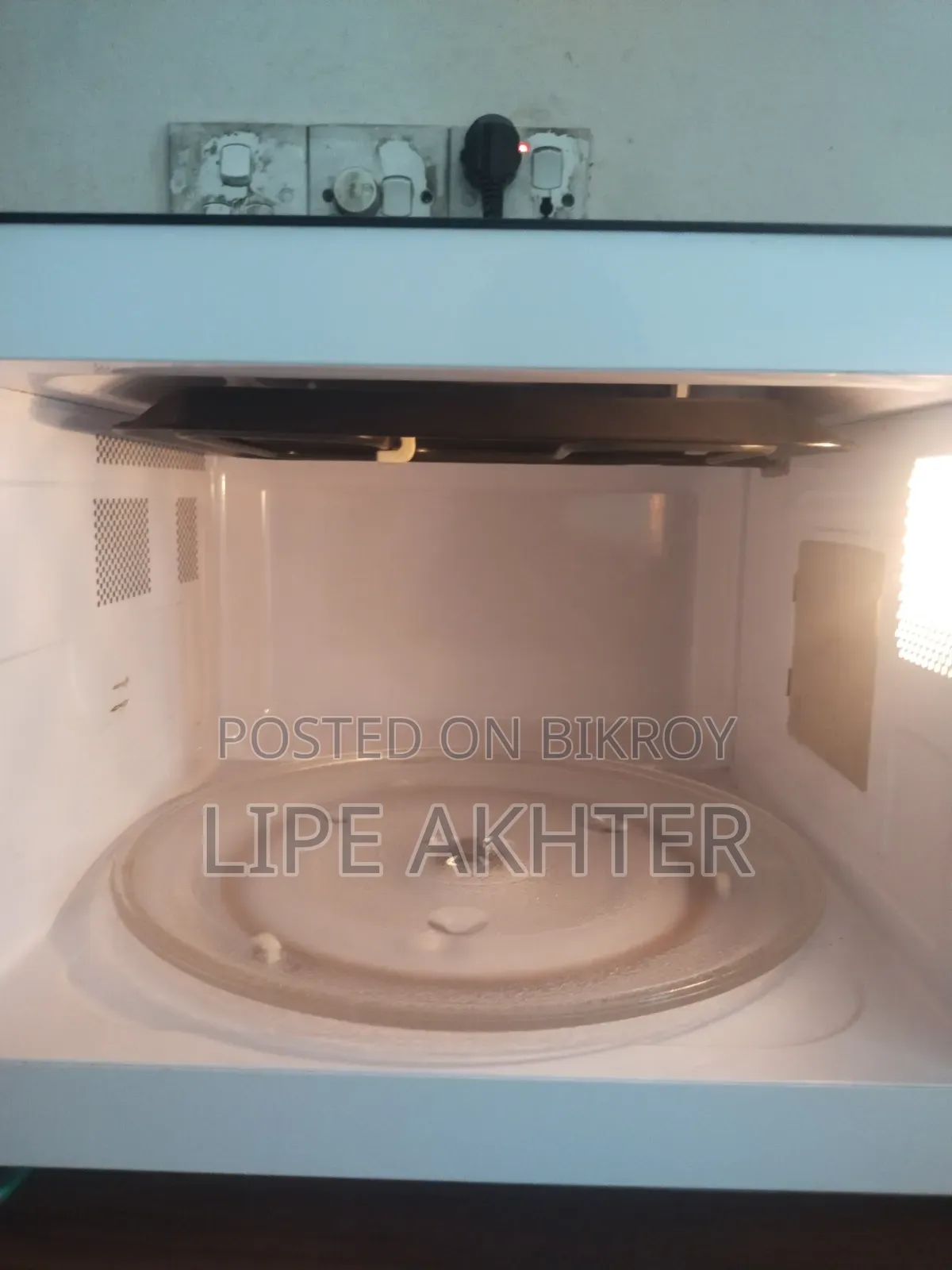 Walton Company Microwave Oven