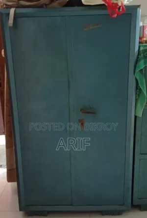 স্টিলের আলমিরা