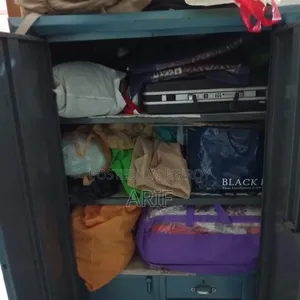 স্টিলের আলমিরা