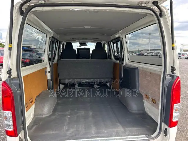 Toyota HiAce 2020 White