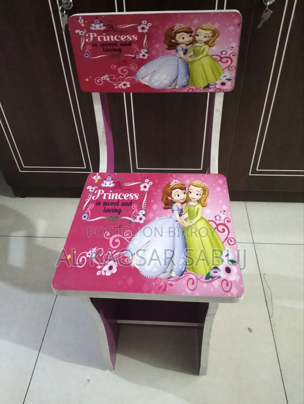 Reading Table for Kids