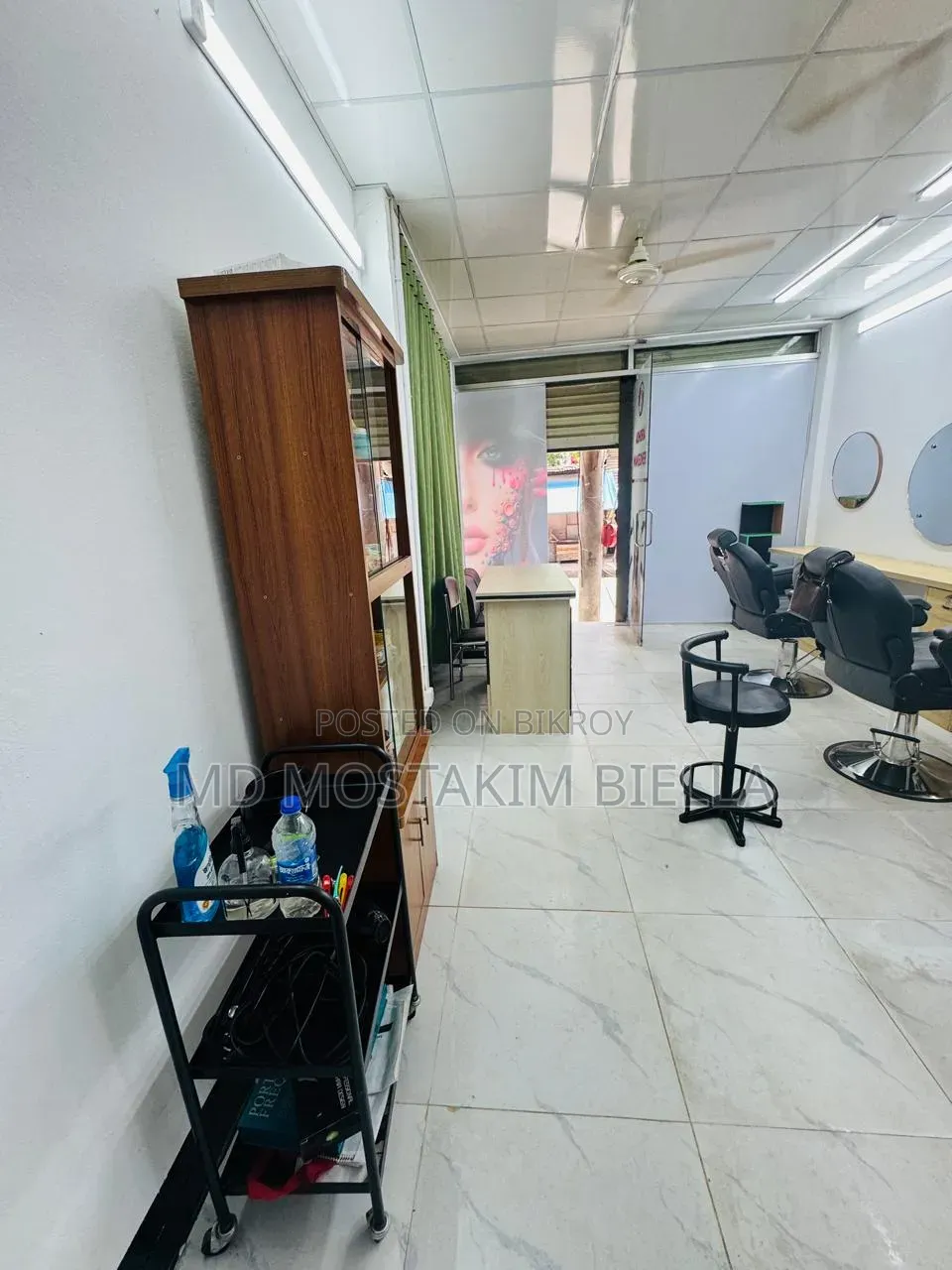 পার্লার বিক্রি হবে