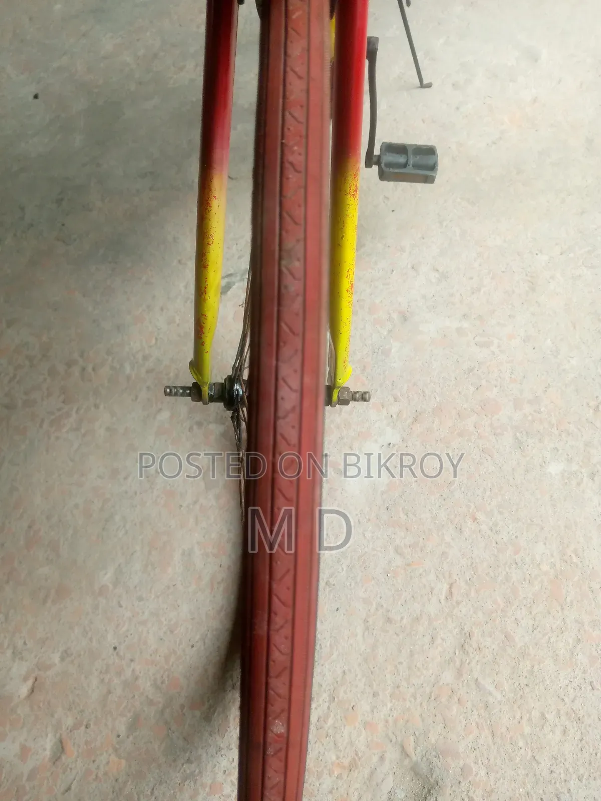চিকন চাকা রোড বাইক