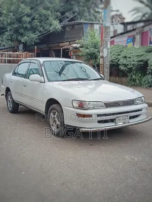 Toyota Corolla Sedan 1995 White
