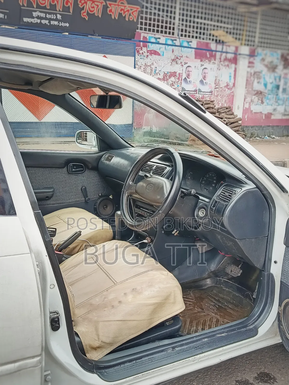 টয়োটা করোল্লা সেডান ১৯৯৫ সাদা